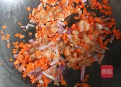 胡萝卜鸡丁炒饭的做法图解4