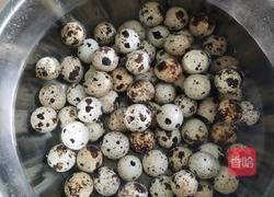 秘制五香鹌鹑蛋的做法图解1