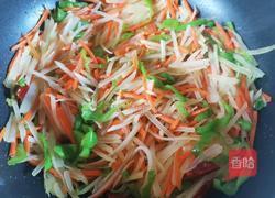 酸辣胡萝卜青椒土豆丝的做法图解6
