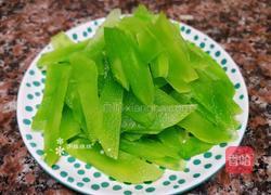 莴笋木耳炒鸡蛋的做法图解4