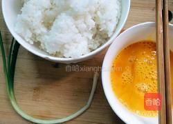 猪油蛋炒饭的做法图解1