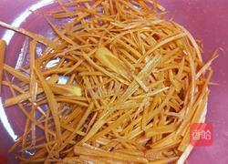 炒红萝卜丝的做法图解2