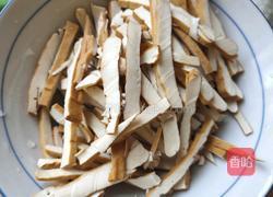 韭菜炒豆腐干的做法图解2
