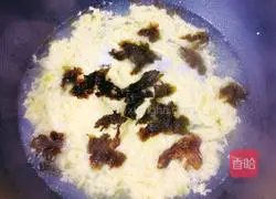 Illustration of how to make seaweed and egg drop soup 8