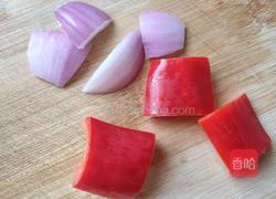 炒春季时令小土豆的做法图解3