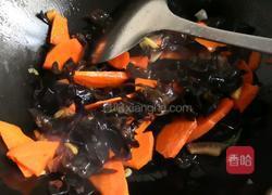 白菜木耳炒肉的做法图解4