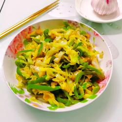 甘蓝炒辣椒的做法[图]