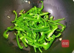 蘑菇炒尖椒的做法图解8