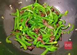 蘑菇炒尖椒的做法图解9