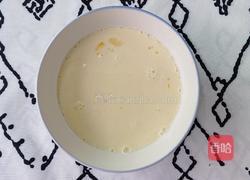 ㊙️细腻嫩滑|完胜甜品店的草莓芒果千层的做法图解3