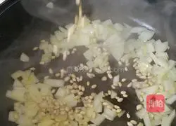 Illustration of how to make delicious and cheap homemade basil sauce pasta 4