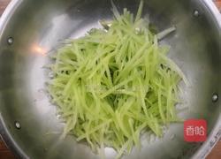 莴笋炒鸡蛋的做法图解4