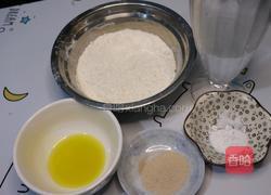 不用模具就能做的海陆至尊披萨的做法图解1