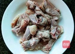 羊肚菌炖鸭汤的做法图解2