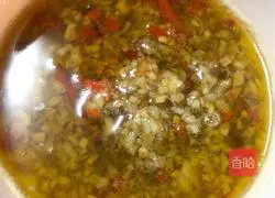 Illustration of how to make garlic vermicelli in pot 4