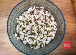 飘香槐花鸡蛋的做法图解2