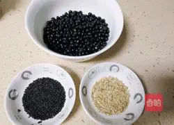 Illustration of how to make black bean, black sesame, oatmeal and rice paste 1