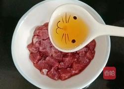 芹菜丁炒牛肉的做法图解3