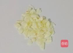 豌豆炒腊肠的做法图解5