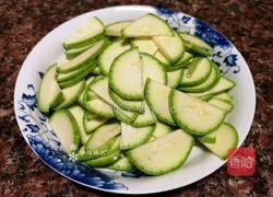 番茄炒西葫芦的做法图解3