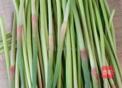 蒜苔炒鸡蛋的做法图解1