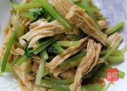 芹菜拌腐竹的做法图解9