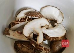 腐竹木耳烧面筋的做法图解4