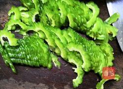 肉片炒苦瓜的做法图解5