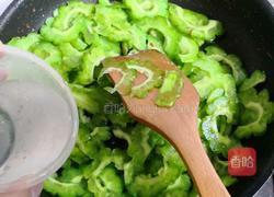 肉片炒苦瓜的做法图解12