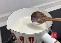 草莓牛奶冻的做法图解2