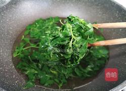 苜蓿炒鸡蛋的做法图解1