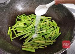 蒜苔炒鸡蛋的做法图解8