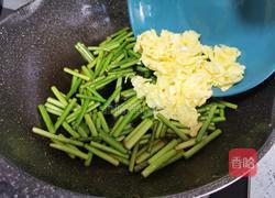 蒜苔炒鸡蛋的做法图解11