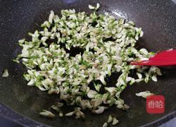 洋槐花炒鸡蛋的做法图解8