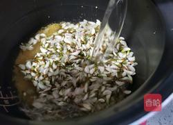 洋槐花小米粥的做法图解6