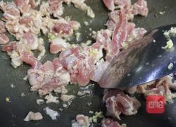 鸡腿菇炒肉的做法图解7