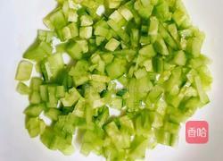 黄瓜蛋饼的做法图解1