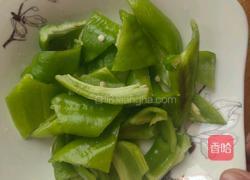 腊肠炒青椒的做法图解5
