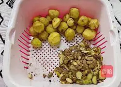 Crispy on the outside and soft on the inside, an instant hit at roadside stalls ❣️Illustration of how to make burnt baby potatoes 1