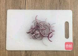 咸蛋黄培根炒意面的做法图解4