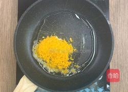 咸蛋黄培根炒意面的做法图解6