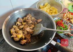 好吃的土豆烧鸡的做法图解4