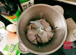 Illustration of how to make fish fillet buns 7