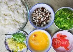 西芹虾仁蛋炒饭的做法图解1