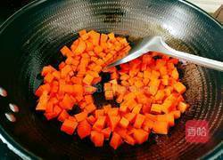 胡萝卜土豆炒玉米的做法图解7