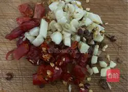 Illustration of how to make glutinous rice cake fish cubes 4