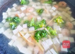 西兰花虾仁豆腐汤的做法图解7