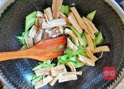 美味营养又减肥的黄瓜腐竹汤的做法图解4