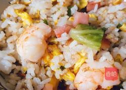 虾仁火腿蛋炒饭的做法图解9