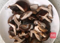 土豆蘑菇胡萝卜炖鸡的做法图解4